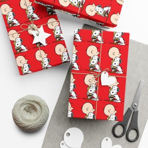 Charlie Brown Snoopy Hug Red Gift Wrapping Paper