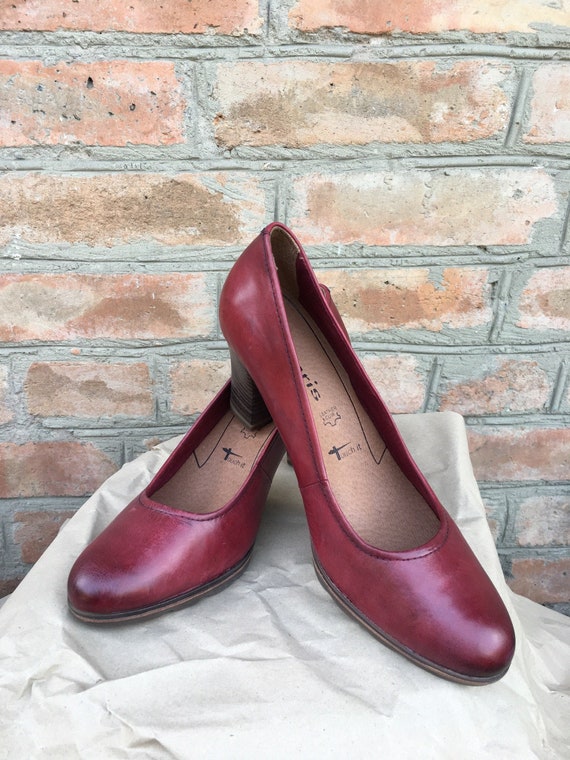 Old New Stock Vintage Red Leather TAMARIS Slip on Casual Platform