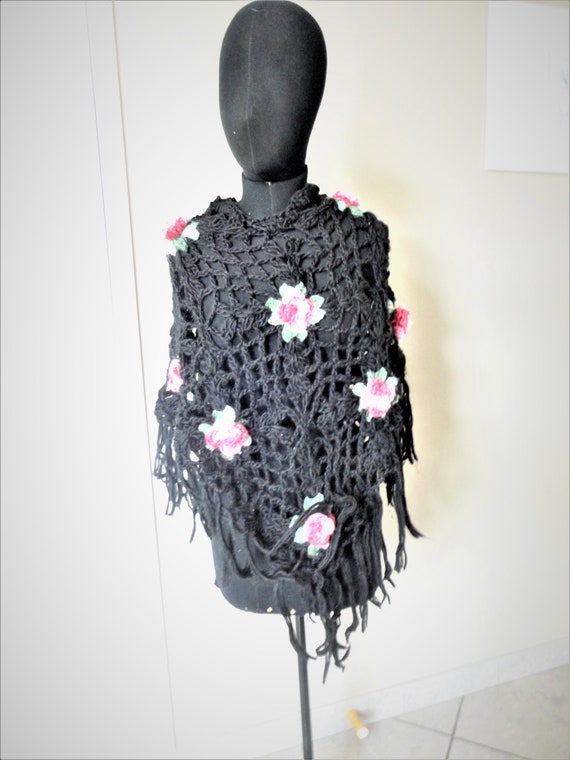 crochet poncho, boho clothing, boho chic, flower,