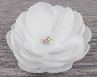 White Bridal Comb - White Hair Clip - White Hair Flower - White Fascinator - White Hair Comb - White Flower Clip - White Flower Brooch -Clip