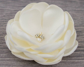 Cream Bridal Flower - Cream Hair Clip - Cream Hair Flower - Cream Fascinator - Cream Hair Comb - Cream Flower Clip - Cream Flower Brooch