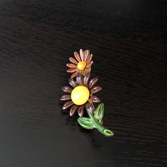 Vintage Daisy Pin - Sunny Yellow and Brown - Meta… - image 4