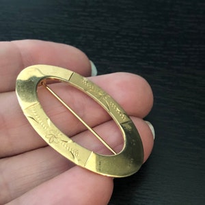 Vintage Pin - Gold Tone Oval - Two Tone With Floral Design Brooch