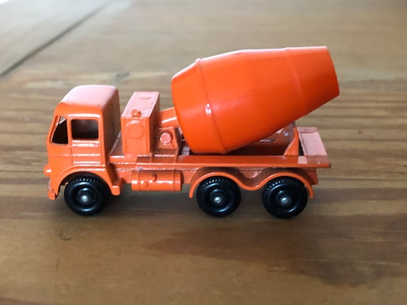 Matchbox Foden Cement Mixer No 26 - Construction Equipment Toy Matchbox Foden Cement Mixer No 26 - Construction Equipment Toy