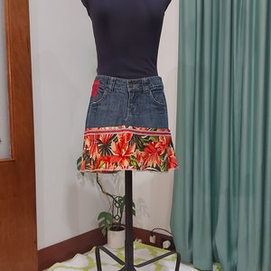 Minijupe courte en denim recyclé à volants et nœuds, imprimé fleuri, Minijupe d&#39;été MOYENNE - GRANDE