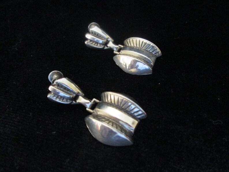Vintage Embossed Silver Tone Screw Back Dangling Earrings
