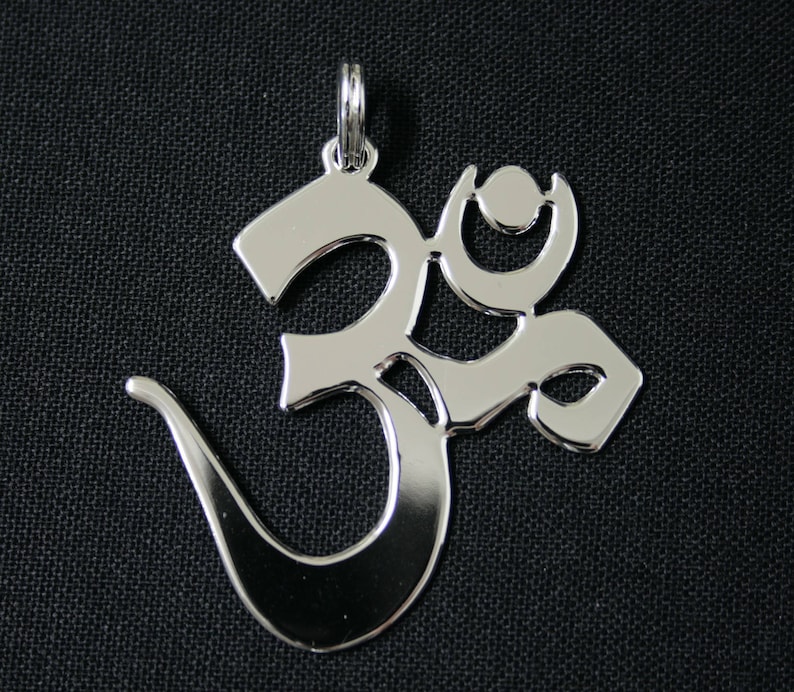 Pendentif symbole AUM Mantra Pranava en argent massif écroui, 42mm, 8grs image 1