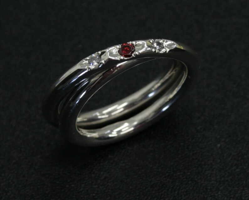 Bague chevauchée sertie de 3 Oxyde de zirconium fait main sur mesure en argent massif image 4