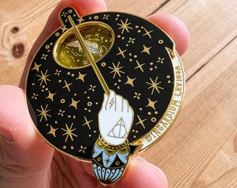 Pin de esmalte interactivo Hechizos mágicos