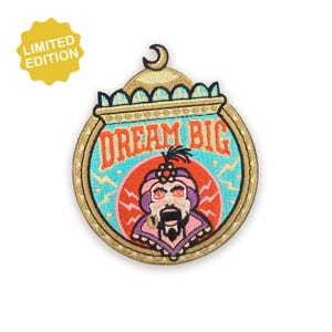 Puede incluir: Un juego de tres tazas de cerámica con un acabado mate moteado. Las tazas son de color crema, gris claro y gris oscuro. Cada taza tiene un diseño simple y minimalista, perfecto para café o té.