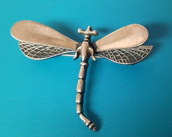 Broche de libélula de plata de ley