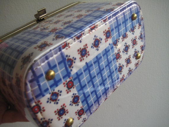 Most Adorable Blue Metal Box Bag! - image 6