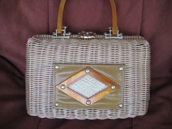 VTG Wicker Bag with Leather & Lucite Design