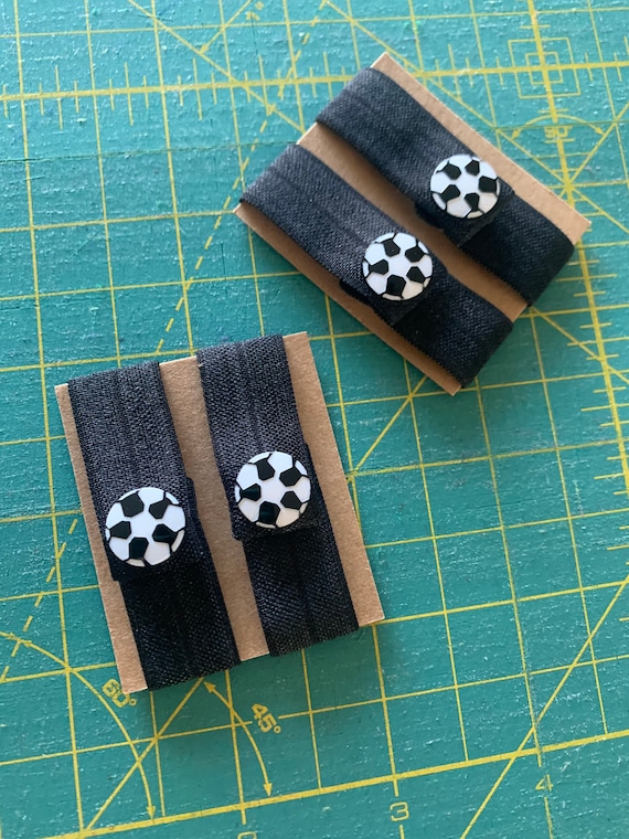 Sleeve clips, Sleeve bands, T-shirt bands, T-shirt clips, sleeve ties, sports ties, sleeve scrunchies, t-shirt scrunchies, soccer, shirt tie
