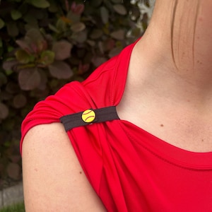 Softball Sleeve Ties: Elastic T-Shirt Clips with Snaps