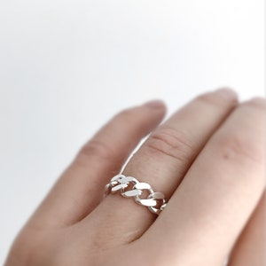 Chain Ring - Moveable link curb chain ring in sterling silver