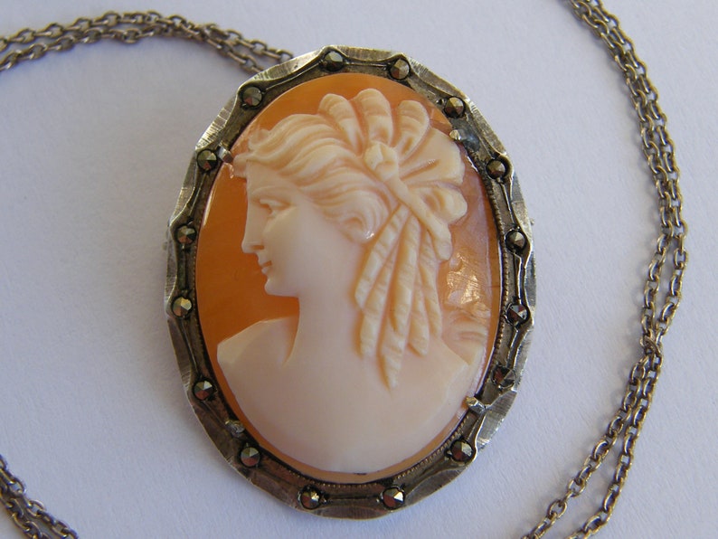 left facing cameo brooch