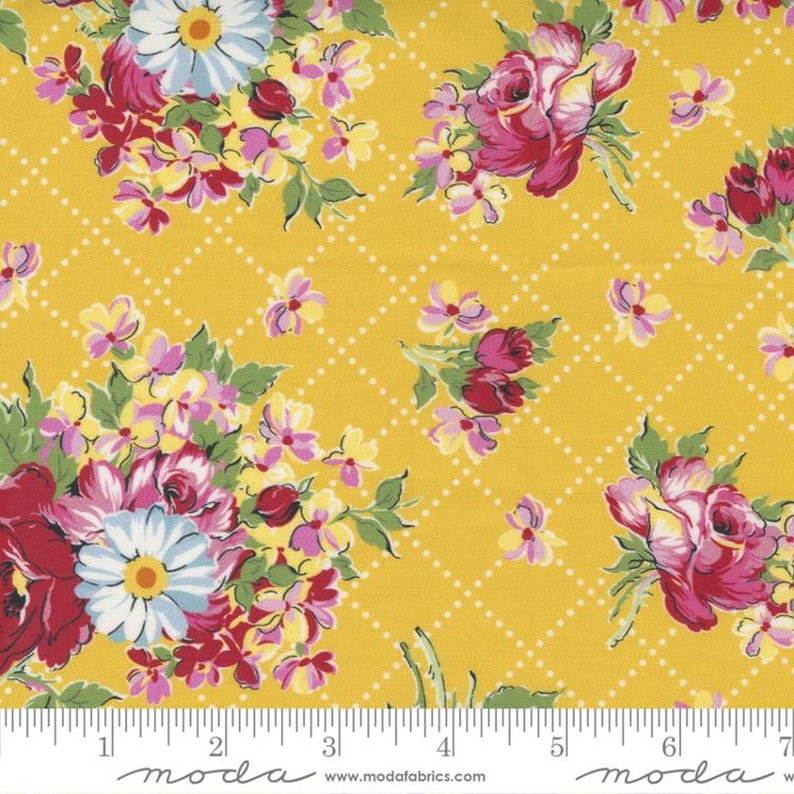 Picture Perfect Large Yellow Floral 21802-14 from Moda by the yard image 1