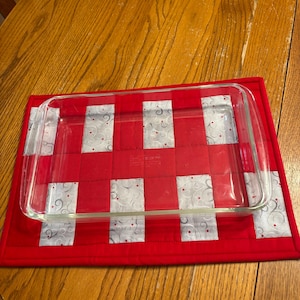 red casserole mat, holiday casserole mat, Christmas casserole mat, large casserole mat, large hot pad, large table protector, Item #937