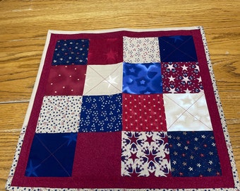 Americana Square Table Topper, Wall Hanging, Table Cover, Patriotic Table Topper, July 4th table topper, July 4th candle mat Item #129