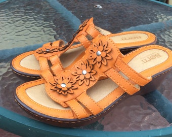 Vtg Orange Flower Leather Women’s Sandals / Size US 8 / Free Shipping