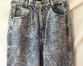 Vtg High rise rise acid wash jeans / 26" waist / free shipping