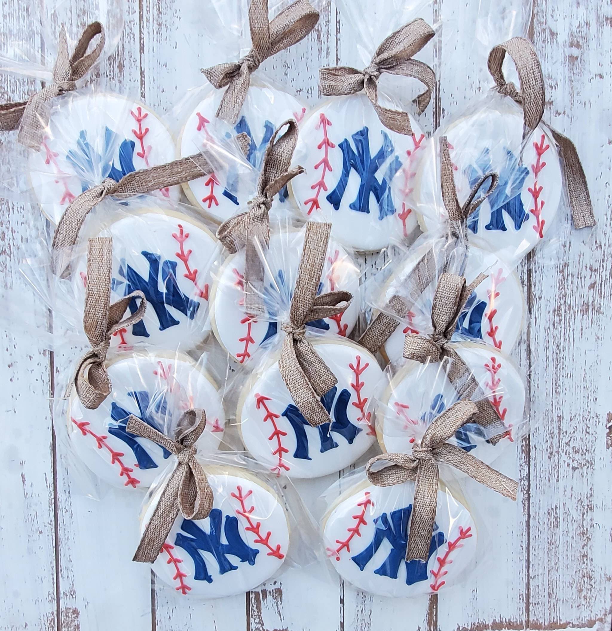 Baseball sugar cookies(READ TURNAROUND)