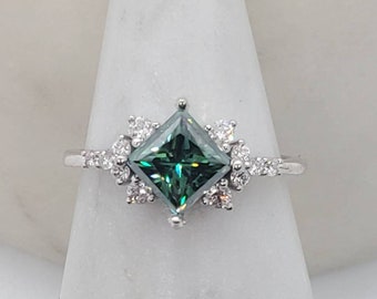 Studiodragonfly19 Memorial Cremation Ash 10k Gold Green Moissanite Diamond Ring/ Memorial Ash Jewelry Pet Memorial Jewelry