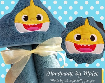 Embroidered Shark Hooded Towel: Kid's Cotton Beach/Bath Towel