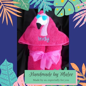 Embroidered Flamingo Hooded Towel: 100% Cotton Kid&#39;s Bath Towel