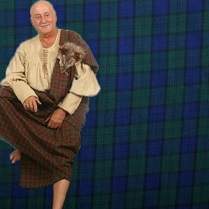 Medieval great and pleated kilt, Plaid tartan fabric, Ancient highlander costume, Garment assembly, Old Period handmade clothing Canada