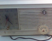 Vintage Tube Clock Radio Zenith AM