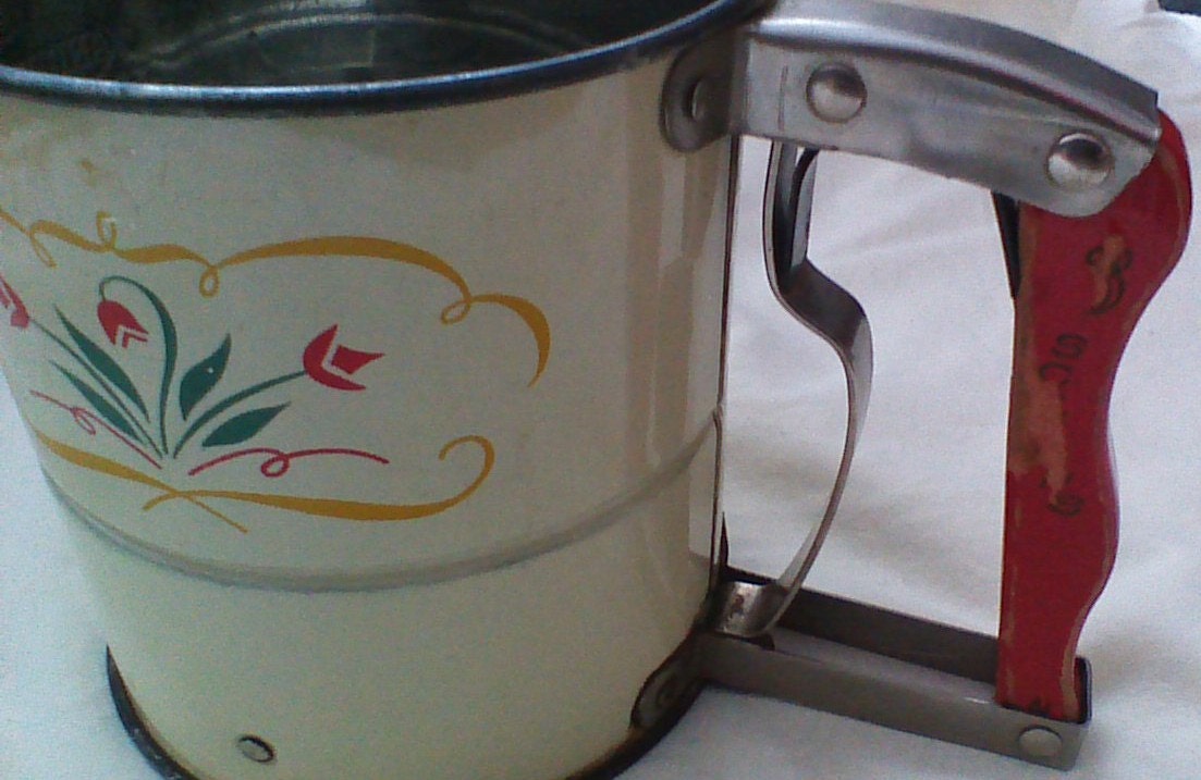 Flour Sifter, Red Wood Handle, Androck, Tulip Design, Handisift Etsy