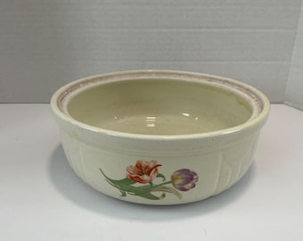 Vintage Hall’s Superior Quality Kitchenware Tulip Pattern Casserole Dish
