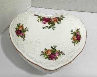 Old Country Roses Heart Shaped Trinket Dish Royal Albert China