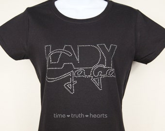 Lady Gaga-Logo (8,5 "x 5,25") in brillantem klaren oder roten Strassstein-T-Shirt, Tanktop oder Hoodie - ** kostenloser Versand in die USA **