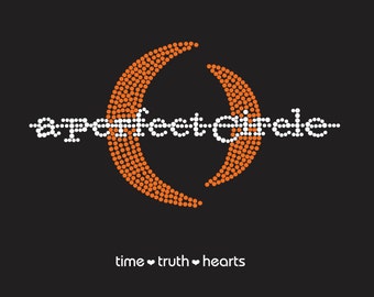 Perfect Circle Logo (8.7 "x 4.7" ) in klaren und orange Strasssteinen T-Shirt, Tank Top oder Hoodie - ** Kostenloser Versand in den USA **