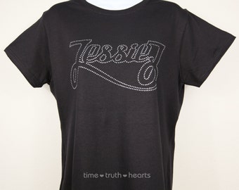 Jessie J-Logo (11 "x 5,5") in brillantem klaren oder roten Strassstein-T-Shirt, Tank Top oder Hoodie - ** kostenloser Versand in den USA **