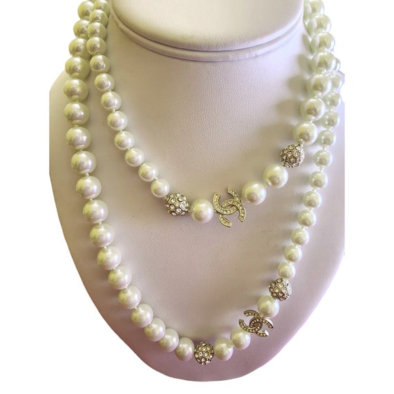 Authentic Chanel Pearl Necklace, Women's Fashion, Jewelry & Organisers,  Necklaces on Carousell
