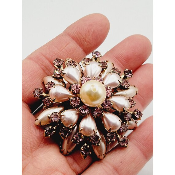 Signed Cathe Rhinestone & Faux Pearl Brooch (A260) - image 2