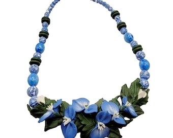 Vintage Resin Flower Bib Necklace (A407)