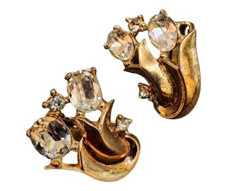 Vintage Signed Trifari Rhinestone Clip Earrings (A2067)