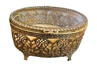 Vintage Jewelry Footed Casket (A9468)