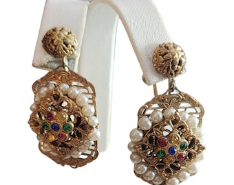 Vintage Czech Rhinestone Pearl & Filigree Screw Back Earrings (A4083)