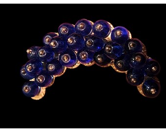Beautiful Vintage Czechoslovakia Glass Beaded Crescent Shaped Brooch (A5605)
