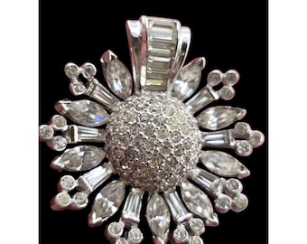 Beautiful Vintage Jomaz Rhodium-Plated Rhinestone Blingy Brooch Pin (A7840)