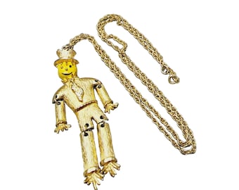 Super Cute Vintage Enameled Face Articulating Scarecrow Pendant Necklace (A1470)
