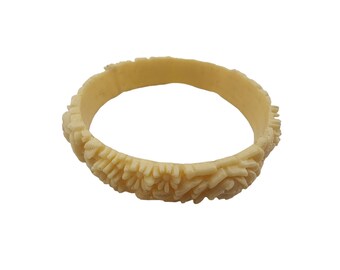 Vintage Carved Celluloid Bangle Bracelet (A6255)
