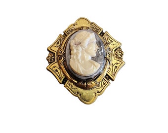 Antique Resin Silhouette Cameo Victorian Revival Brooch on Brass (A2698)