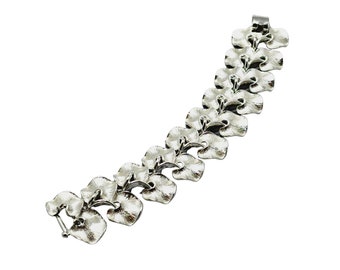 Vintage Signed Lisner Silvertone Lilypad Design Bracelet (A736)